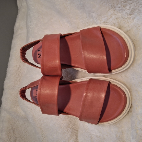 Women's Pink Sandals - Picture 1 of 7